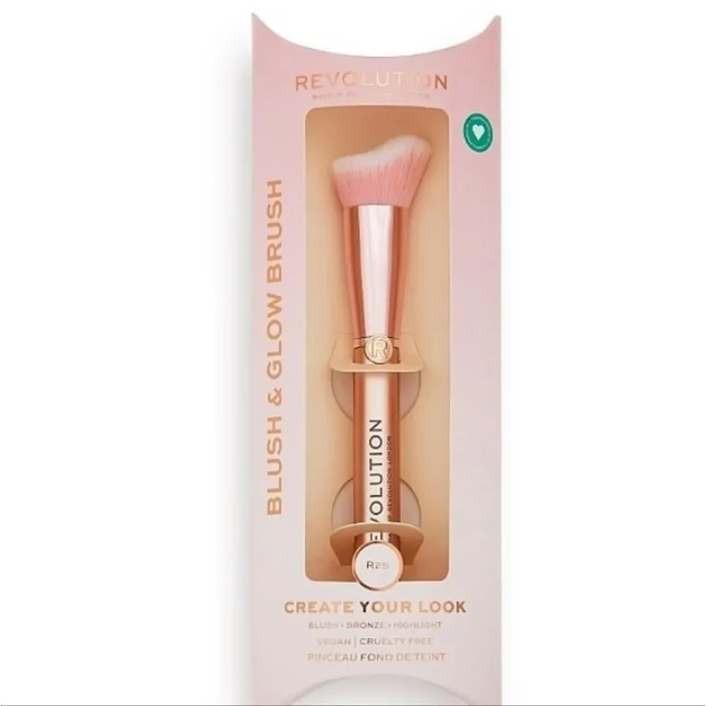 Revolution‎ Beauty Create Your Look Blush & Glow Brush